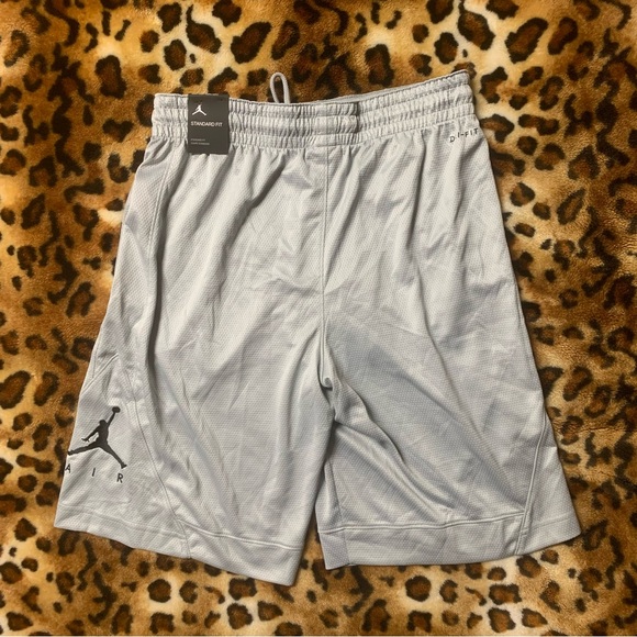 Nike Jordan shorts men’s medium Gray Standard Fit nwt - Picture 1 of 4